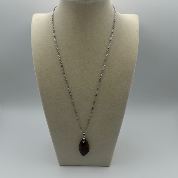 Red Ocean Jasper and Moss Pendant Necklace - Picture 2 of 8